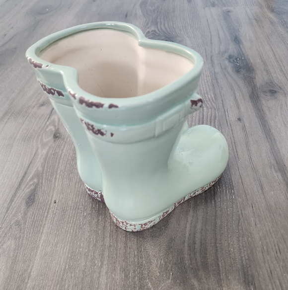 Ceramic Boots Accent Decot - Picture 3 of 4